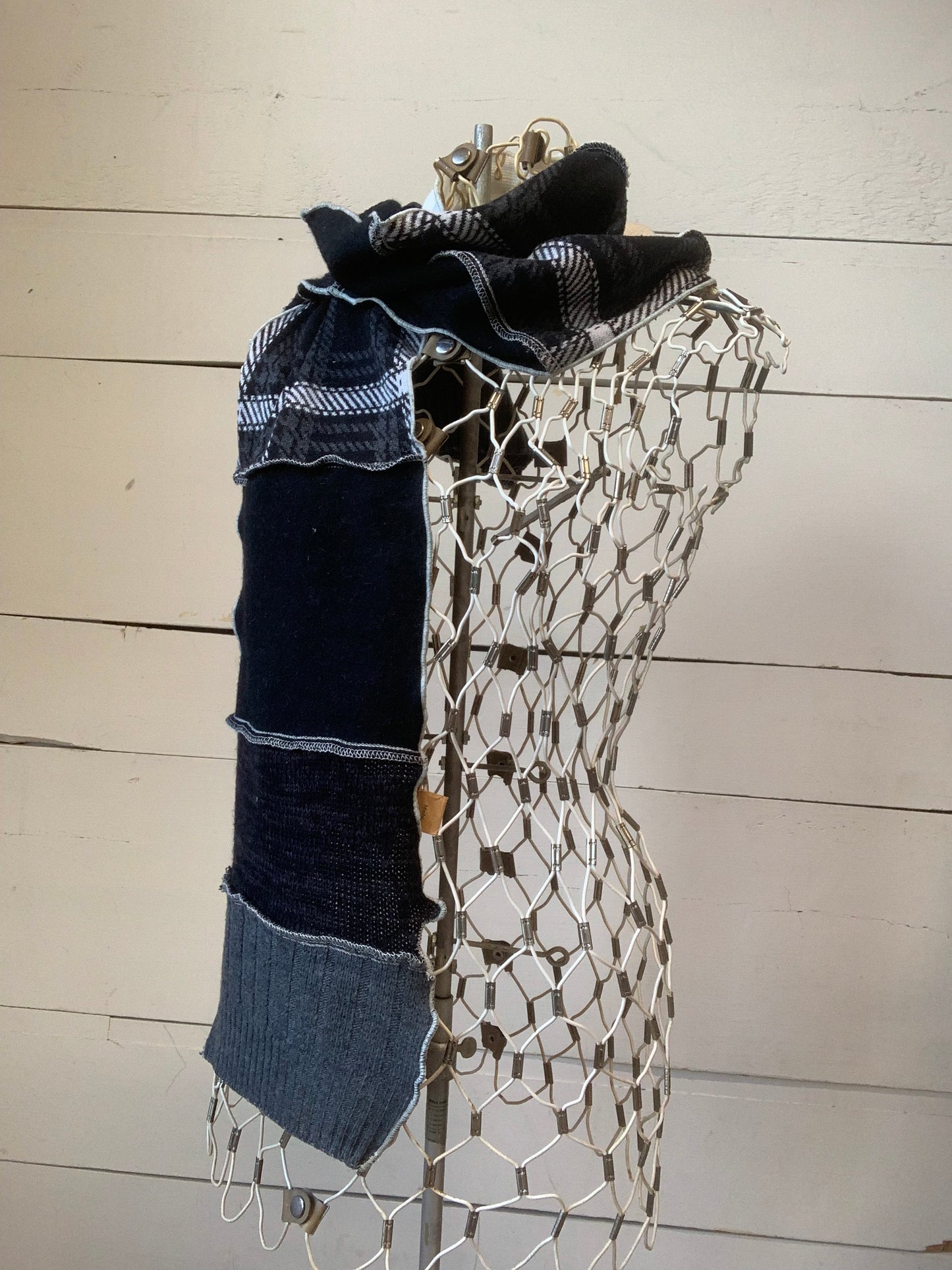 Foulard noir et carreaux