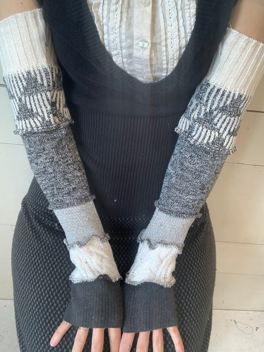Manche grise et blanche