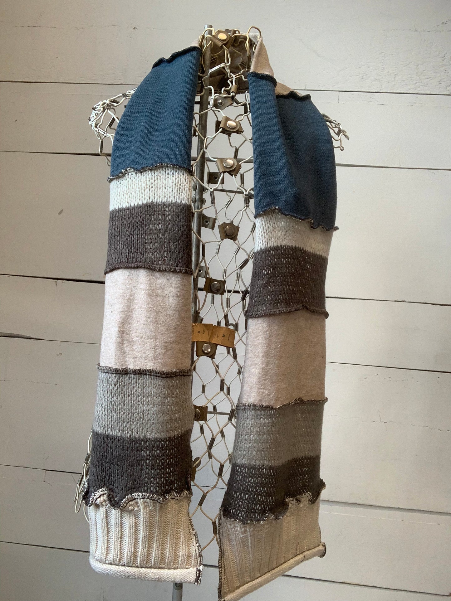 Foulard bleu et beige