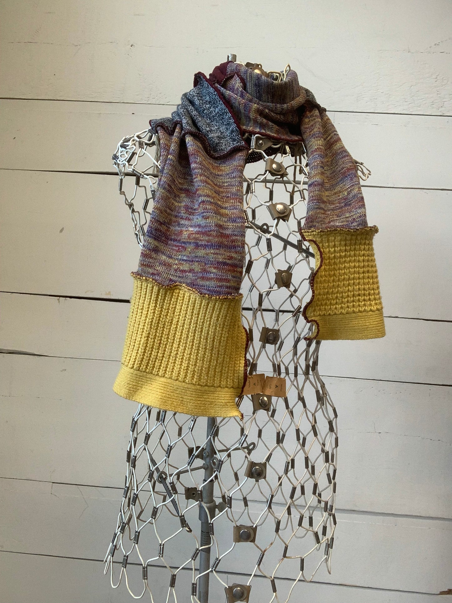 Foulard jaune et framboise