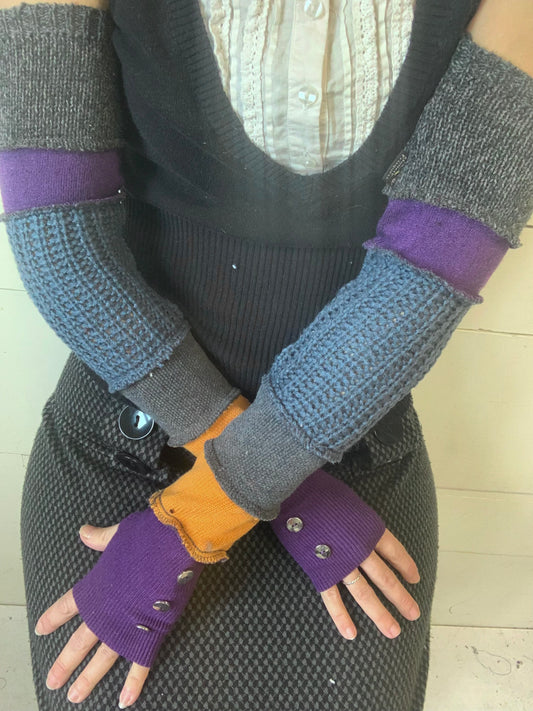Manche mauve, jaune et bleu-gris