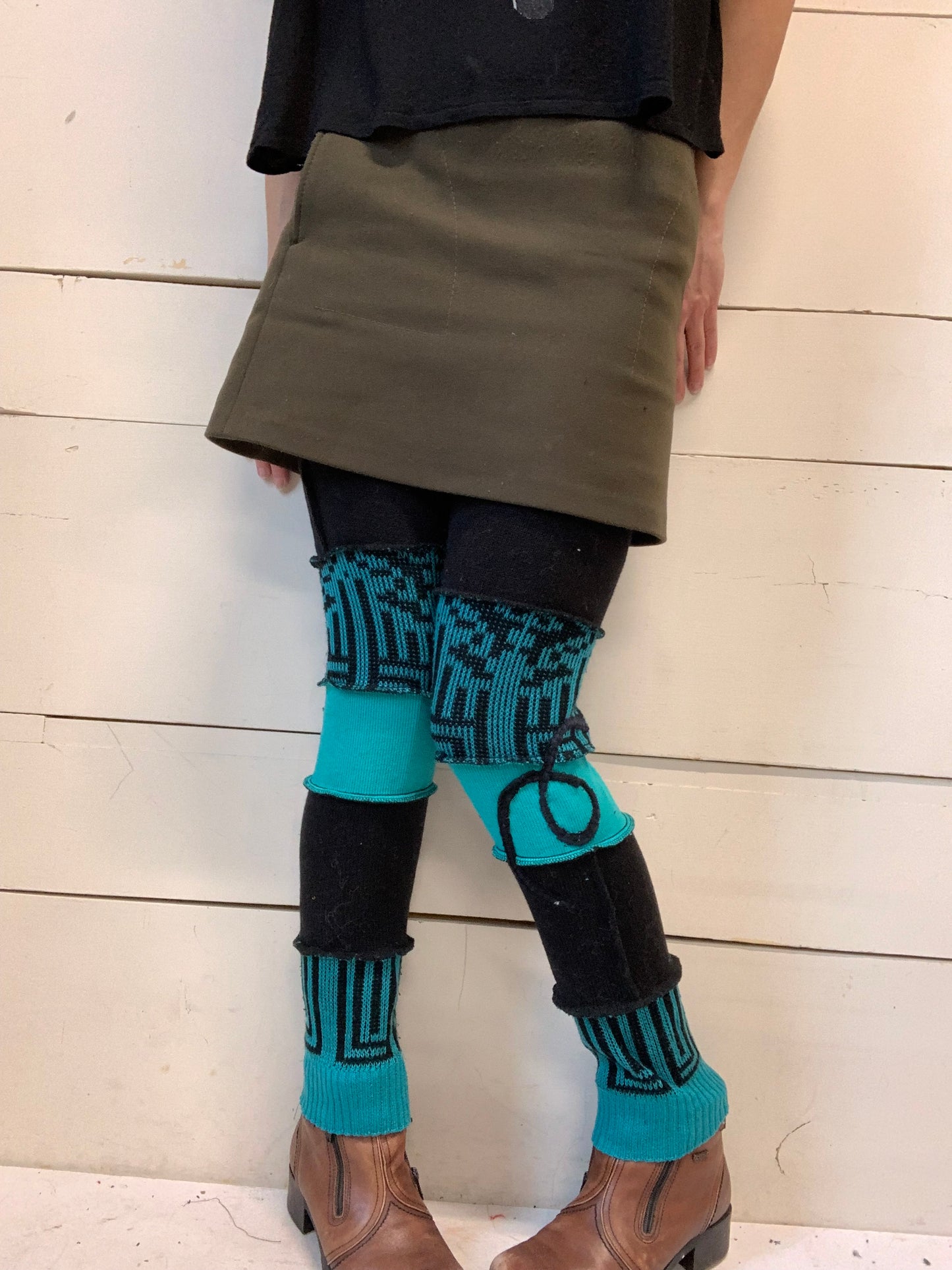 L’indispensable turquoise et noir avec une touche 80 😉