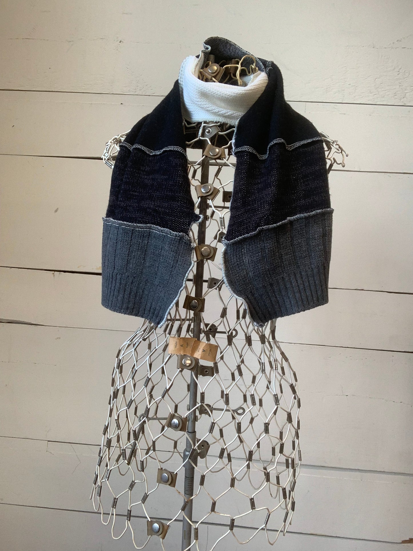 Foulard noir et carreaux