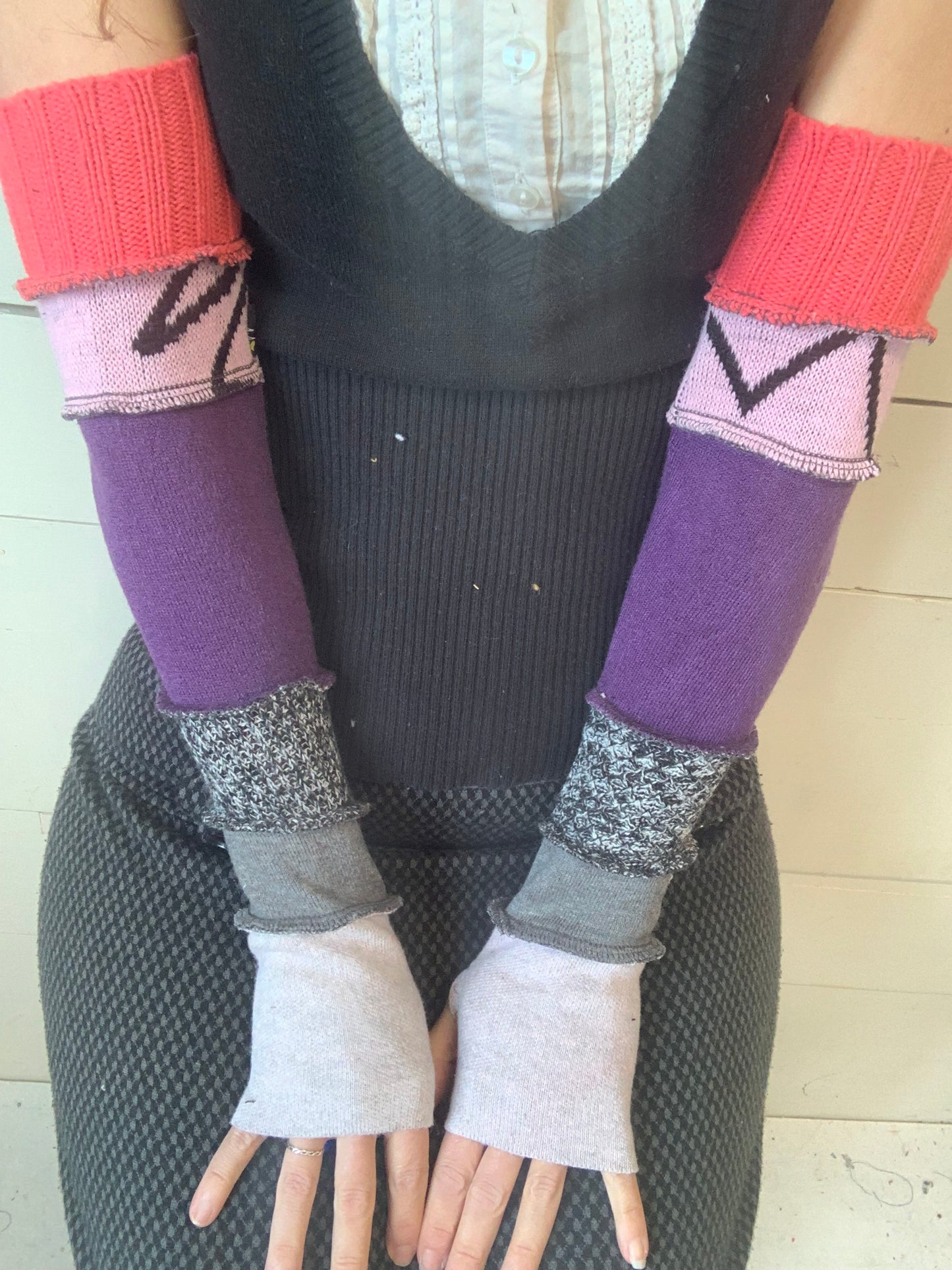 Manche rose et mauve avec du gris