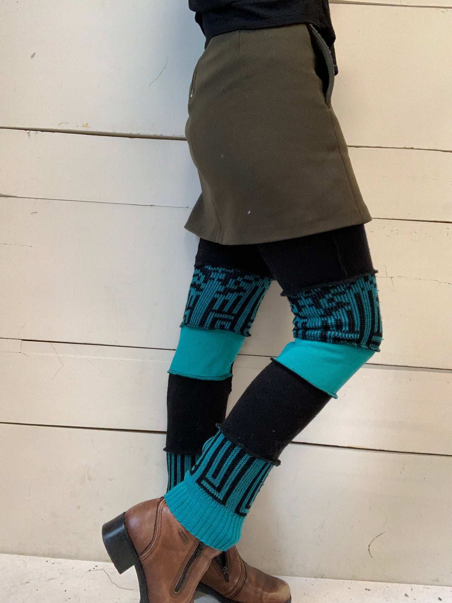 L’indispensable turquoise et noir avec une touche 80 😉