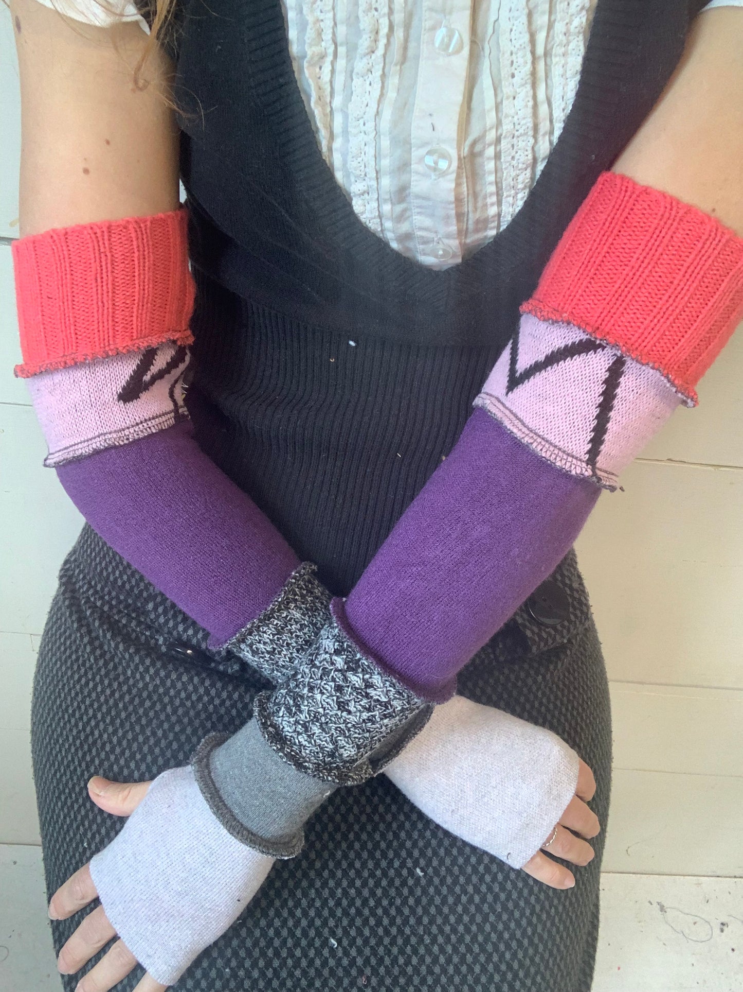 Manche rose et mauve avec du gris