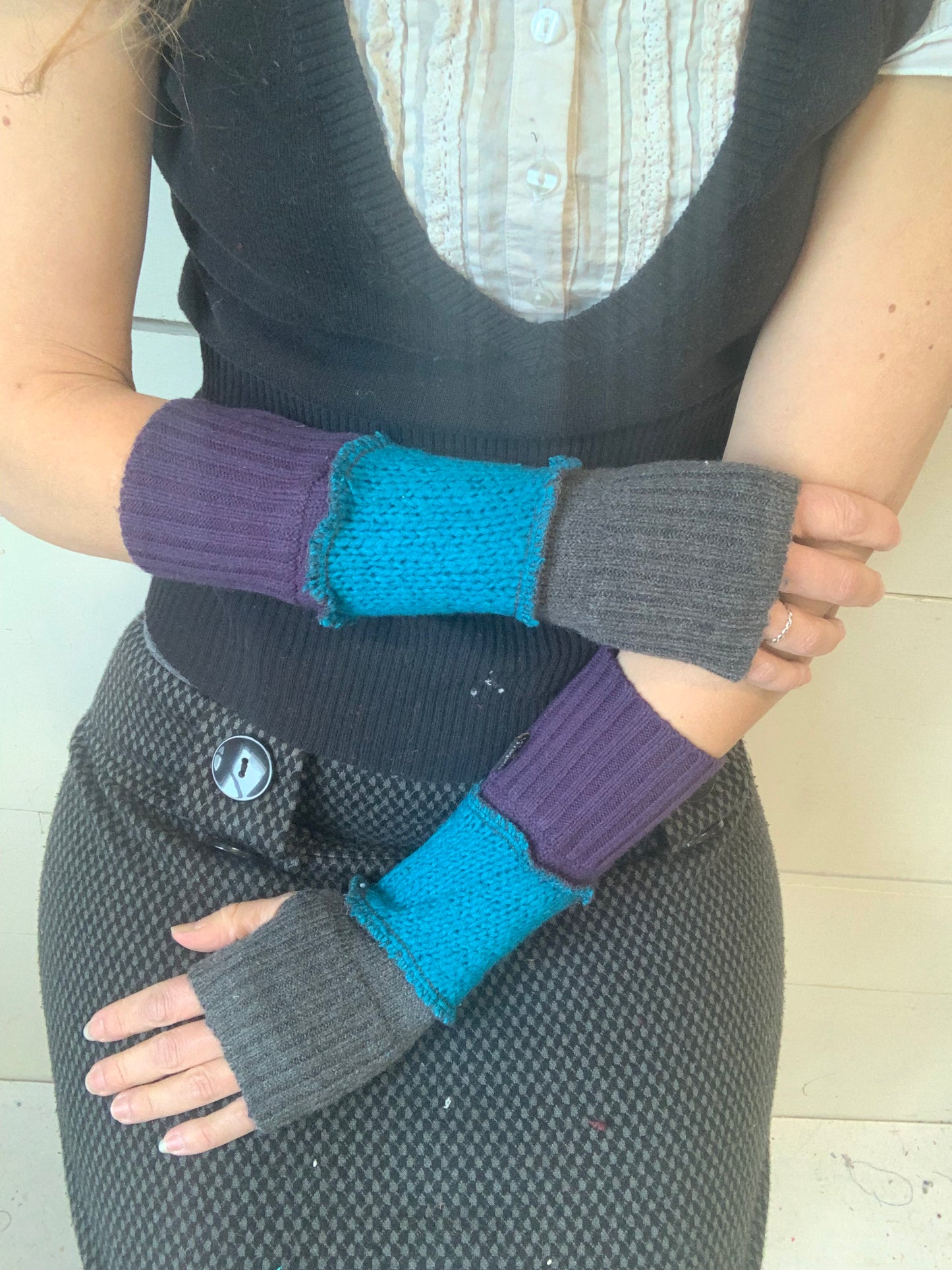 Poignet grise, turquoise et mauve