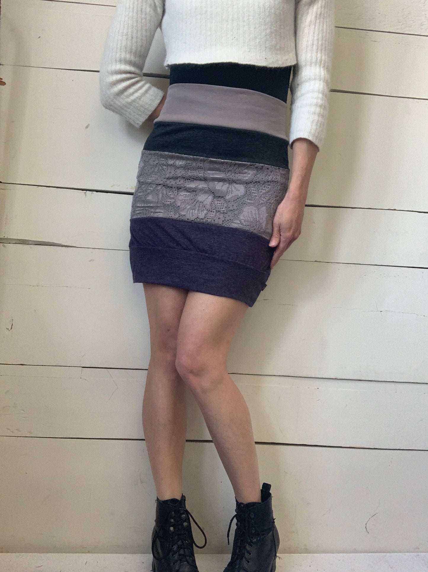 BLACK BEIGE SKIRT WITH DOTS (M-L)