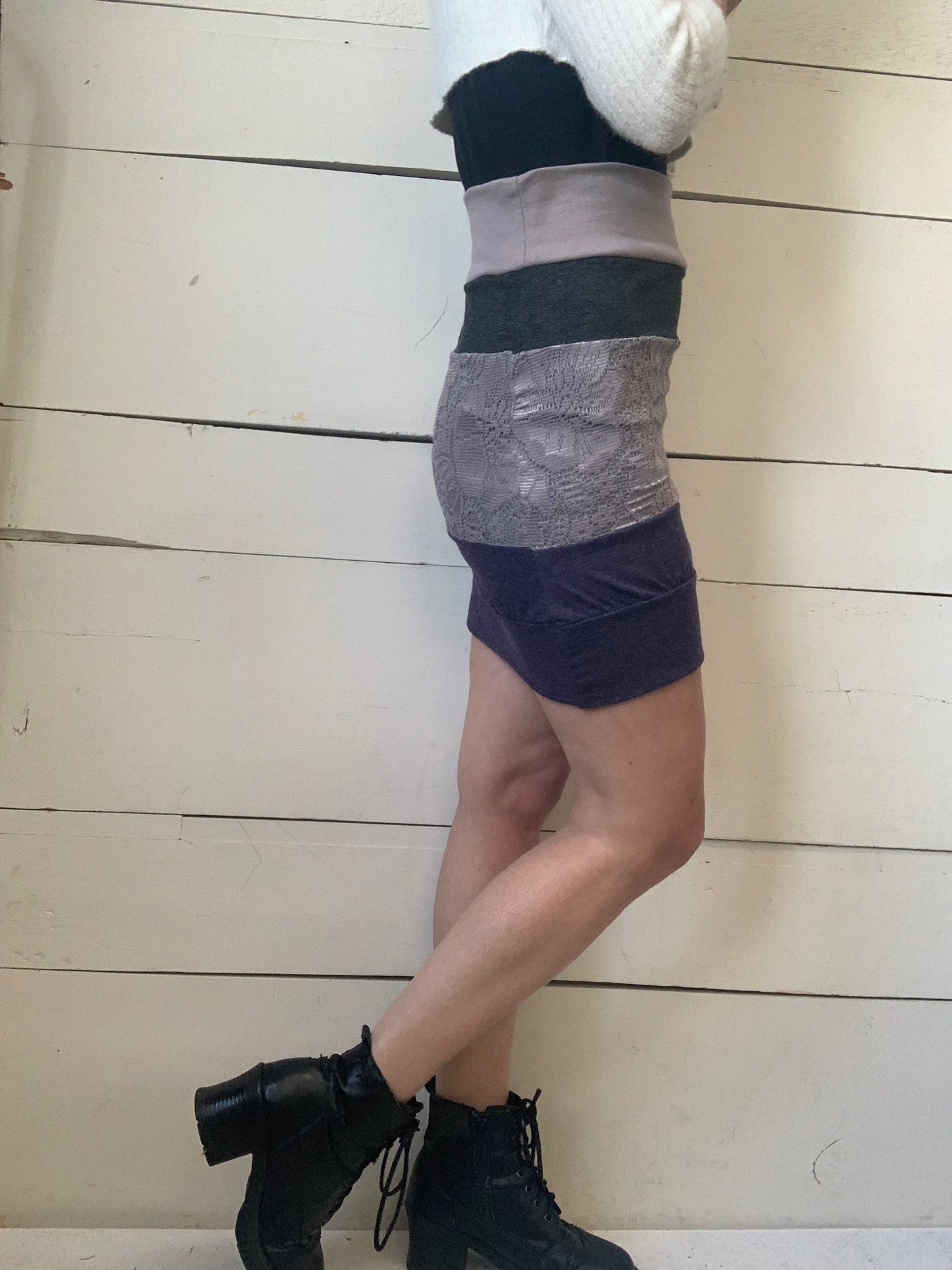 BLACK BEIGE SKIRT WITH DOTS (M-L)