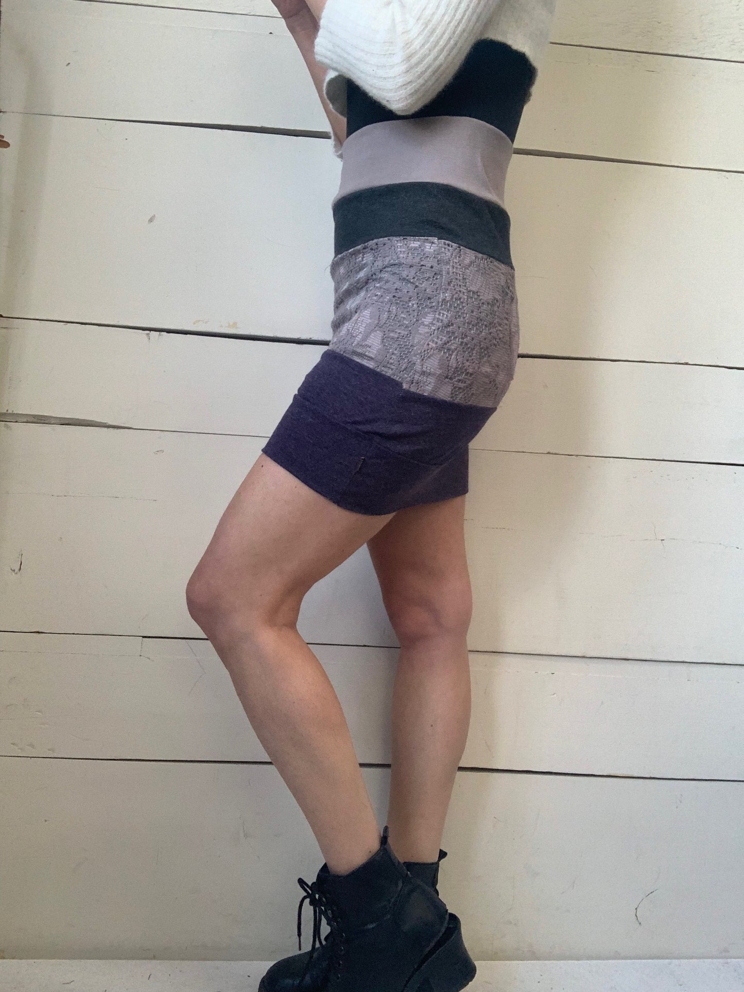 BLACK BEIGE SKIRT WITH DOTS (M-L)