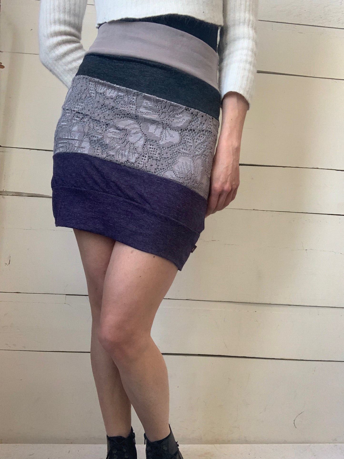 BLACK BEIGE SKIRT WITH DOTS (M-L)