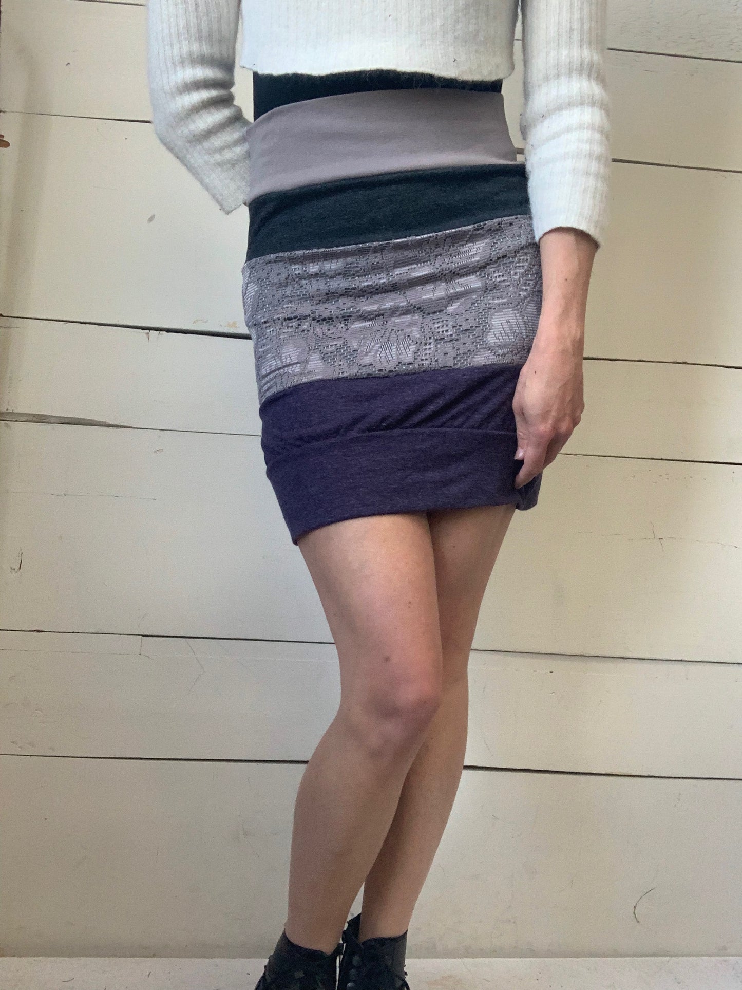 BLACK BEIGE SKIRT WITH DOTS (M-L)