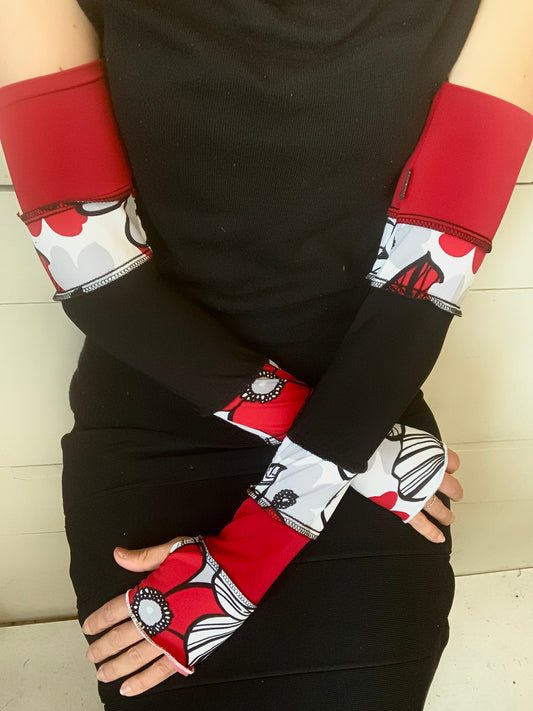 Manche rouge et noir fleuris