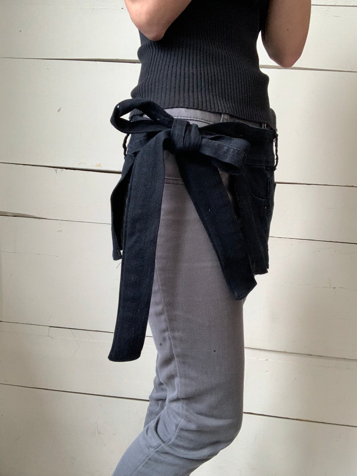 TABLIER JEANS NOIR FONCÉS
