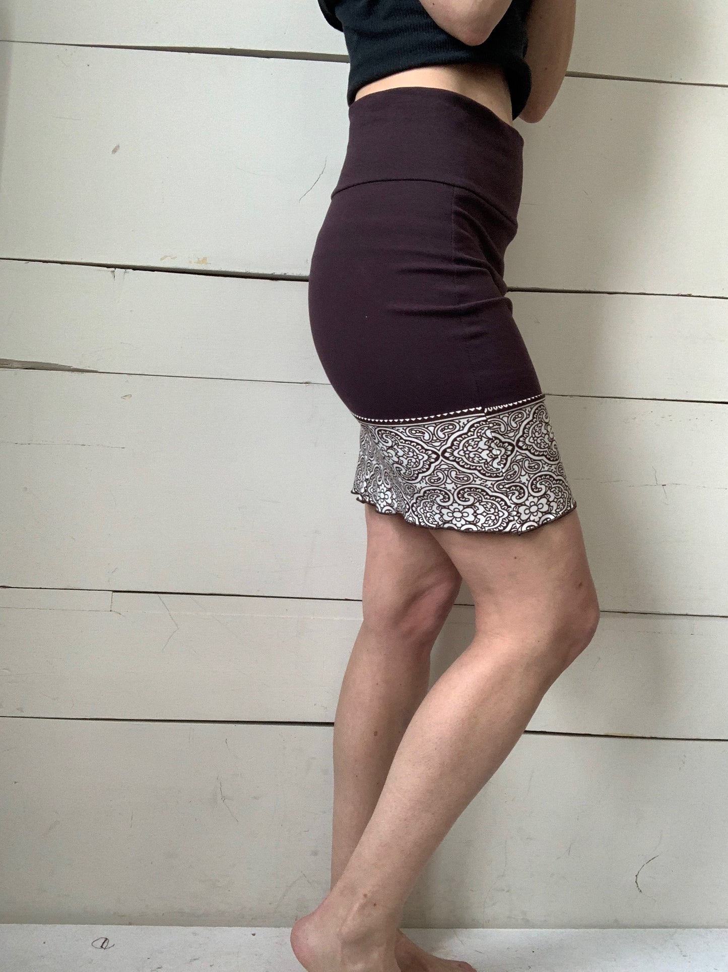 JUPE BRUNE AVEC MOTIF BOHO (M)