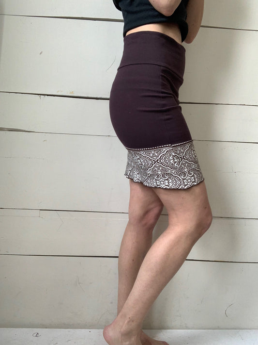JUPE BRUNE AVEC MOTIF BOHO (M)