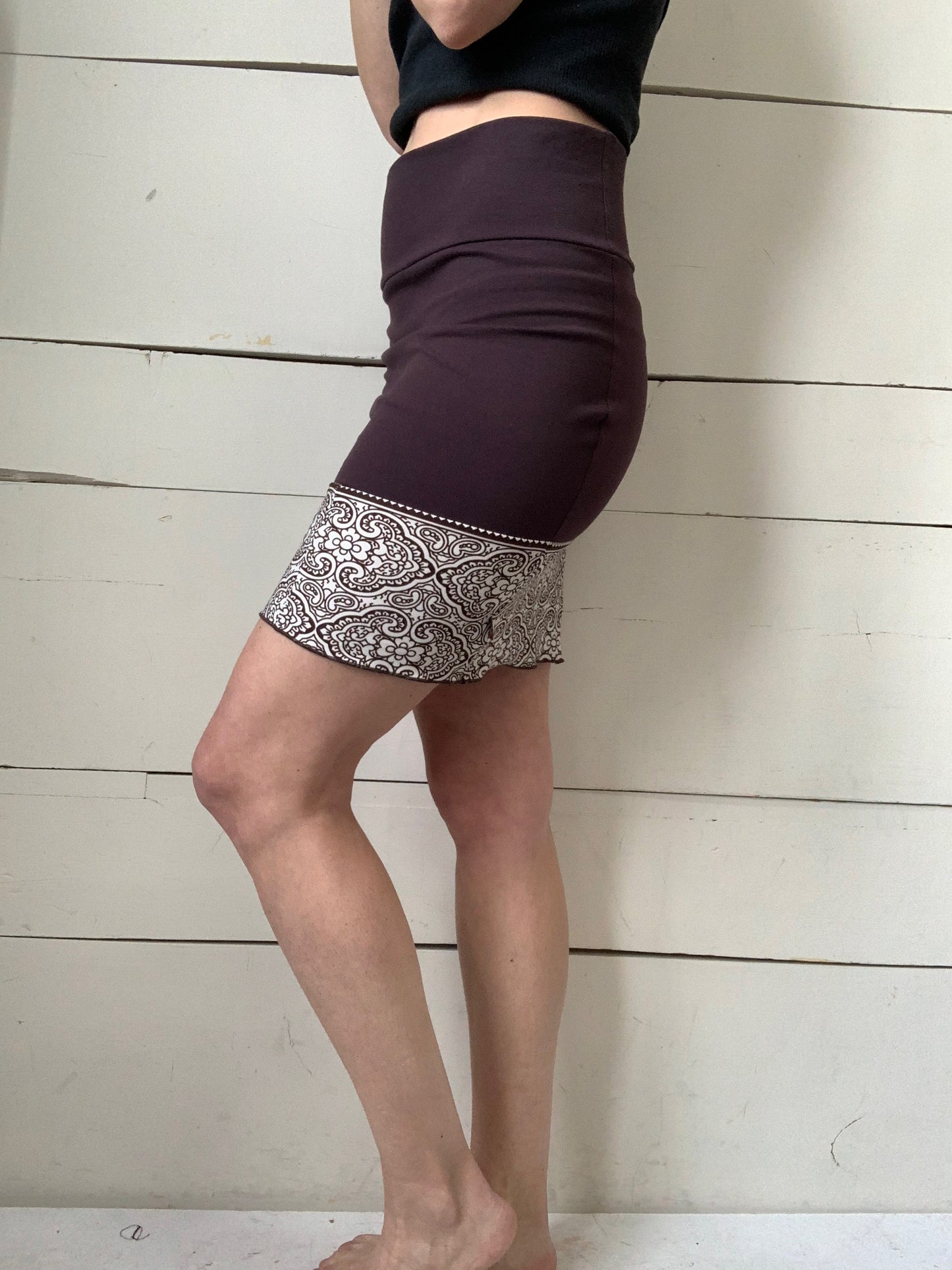 JUPE BRUNE AVEC MOTIF BOHO (M)
