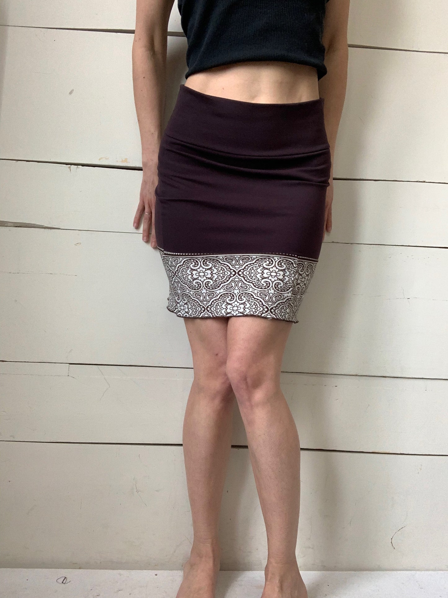 JUPE BRUNE AVEC MOTIF BOHO (M)