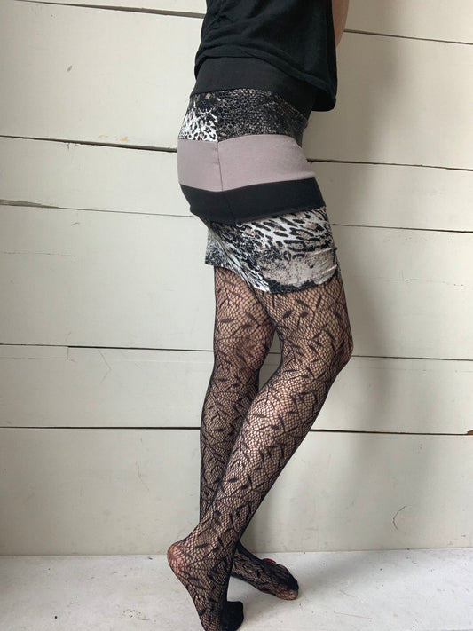 JUPE BEIGE ET NOIR (S-M)