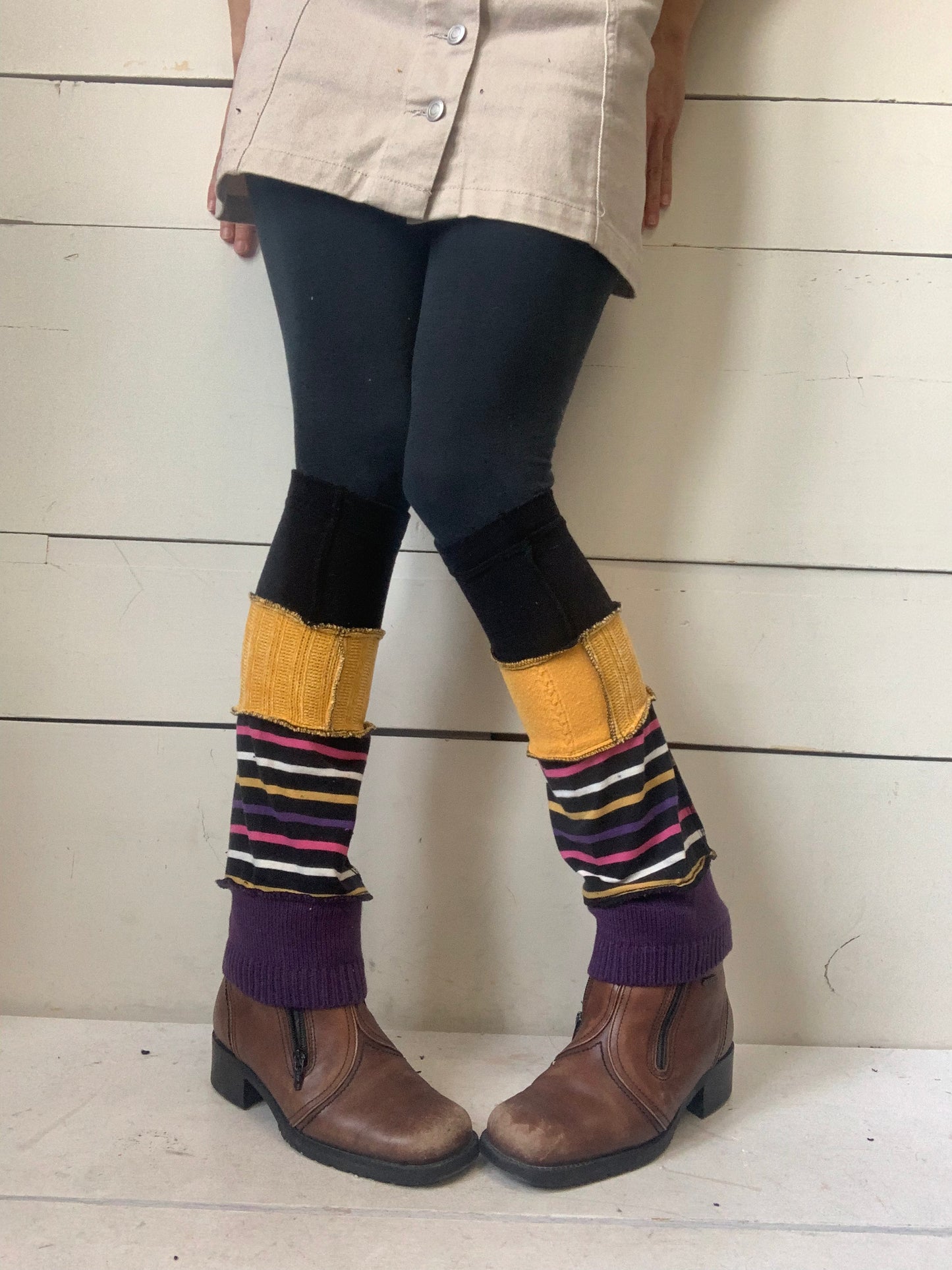 Jambière courte jaune et mauve avec rayures