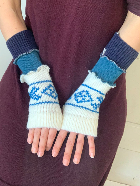 Poignet les belles bleu chaude