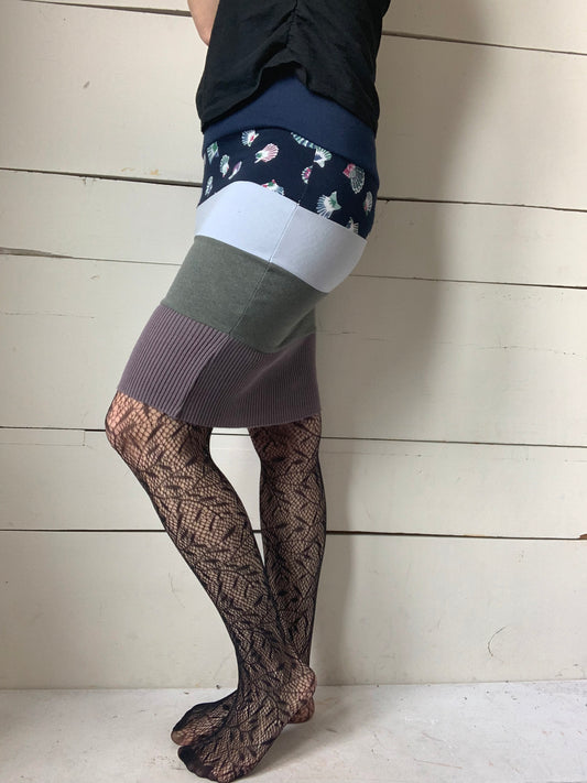JUPE TOUT EN DOUCEUR AVEC MOTIFS COQUILLAGES (S-M)