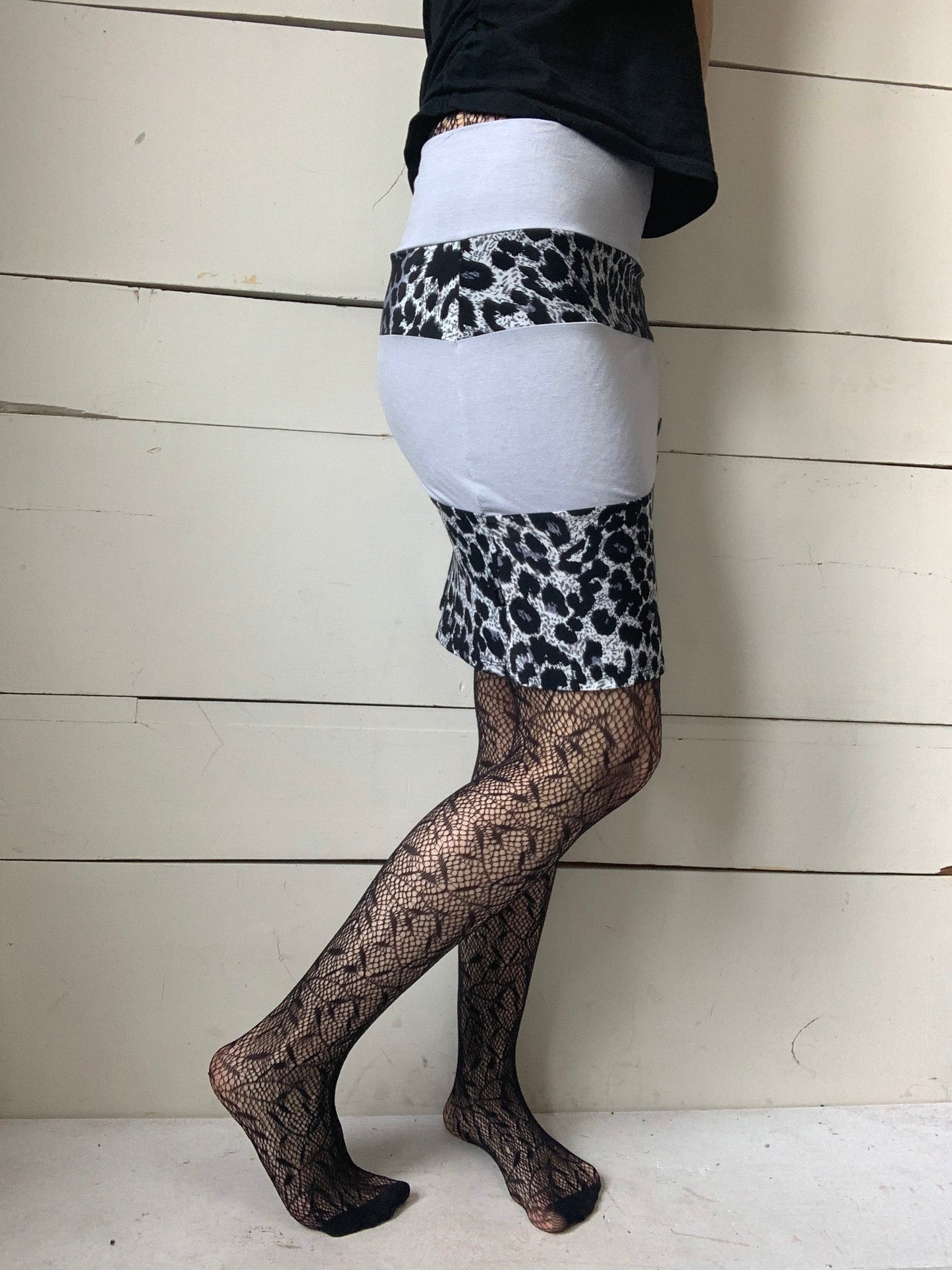 JUPE MOTIF LEOPARD BLEU ET LILAS (M-L)