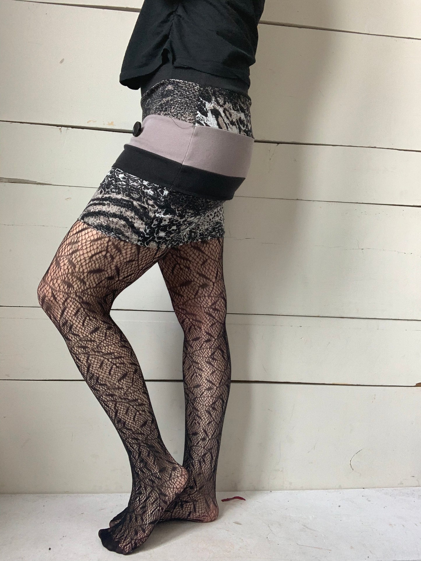 JUPE BEIGE ET NOIR (S-M)