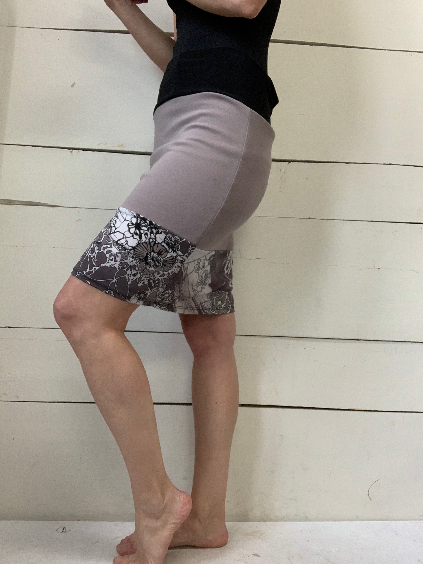 BLACK BEIGE SKIRT WITH DOTS (M-L)