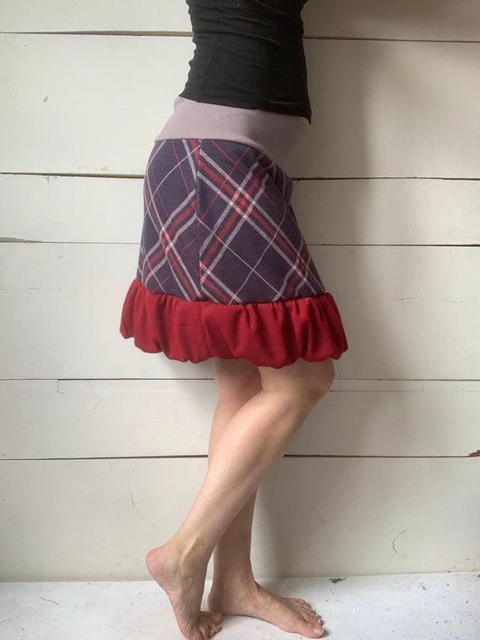 NAVY RED AND BEIGE PUFF SKIRT 😍(M/L)