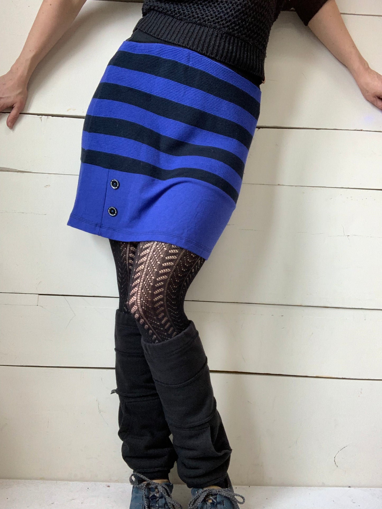 ELECTRIC BLUE AND BLACK (M / L)